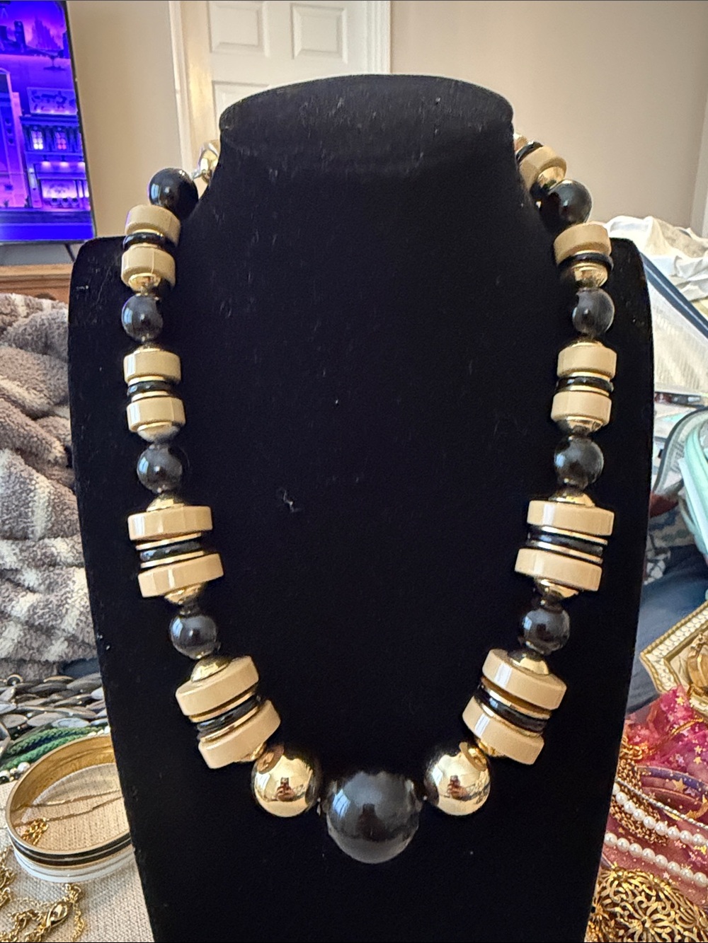 Black and Gold Chunky Bead Statement Necklace - Women Jewelry